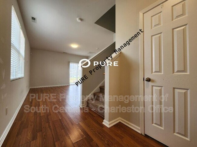 Foto del edificio - 437 Watershed Dr