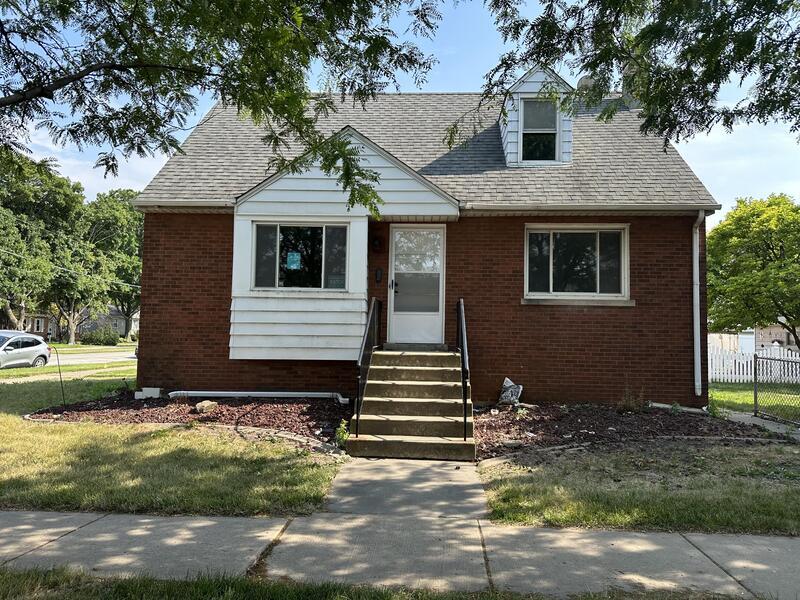 Primary Photo - 17502 Henry St