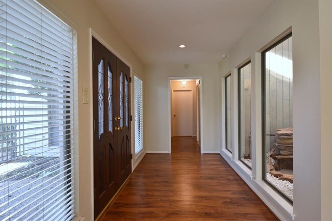 Foto del edificio - 2119 Willow Lake