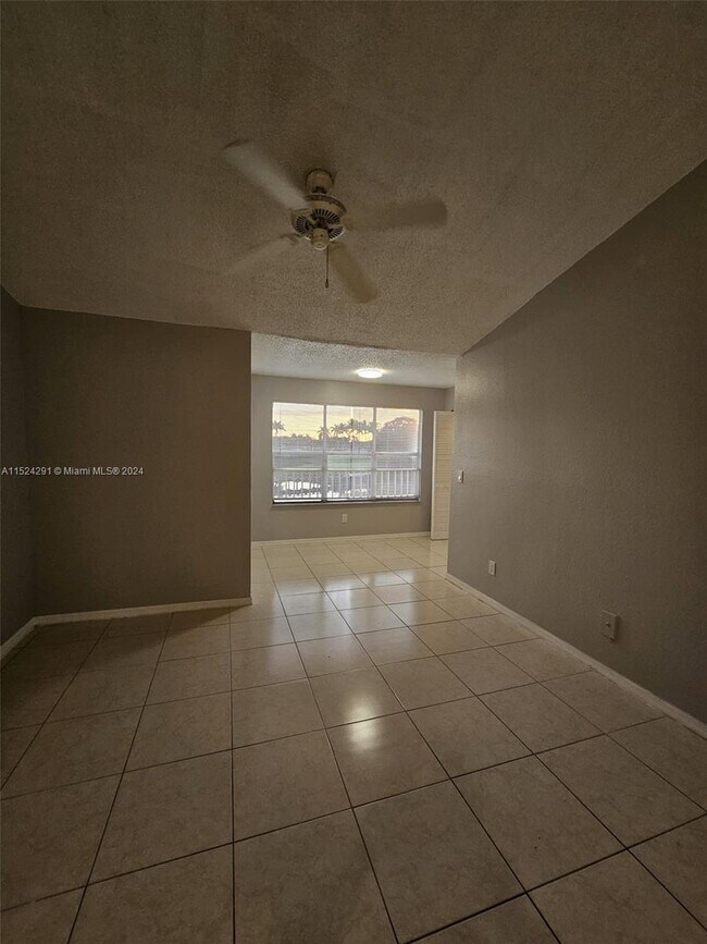 Foto del edificio - 12650 Vista Isles Dr