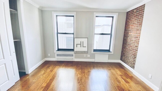 Foto del edificio - E 25TH ST.