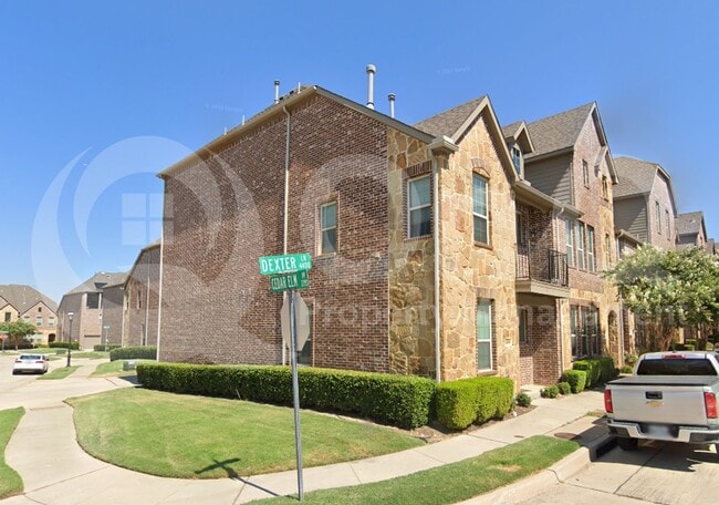 Building Photo - 4401 Dexter Ln