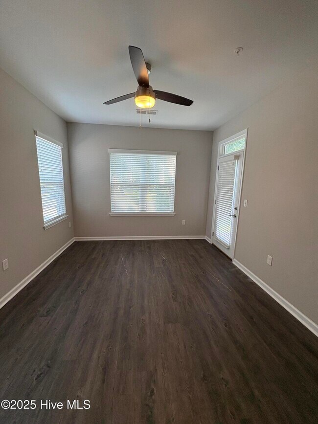 Building Photo - 5614 Lucas Ct