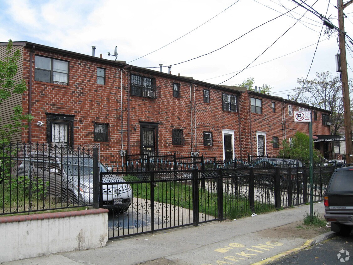 Primary Photo - 431 Essex St