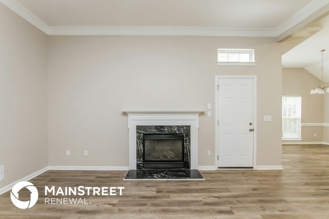 Building Photo - 7895 Sedgebrook Dr E