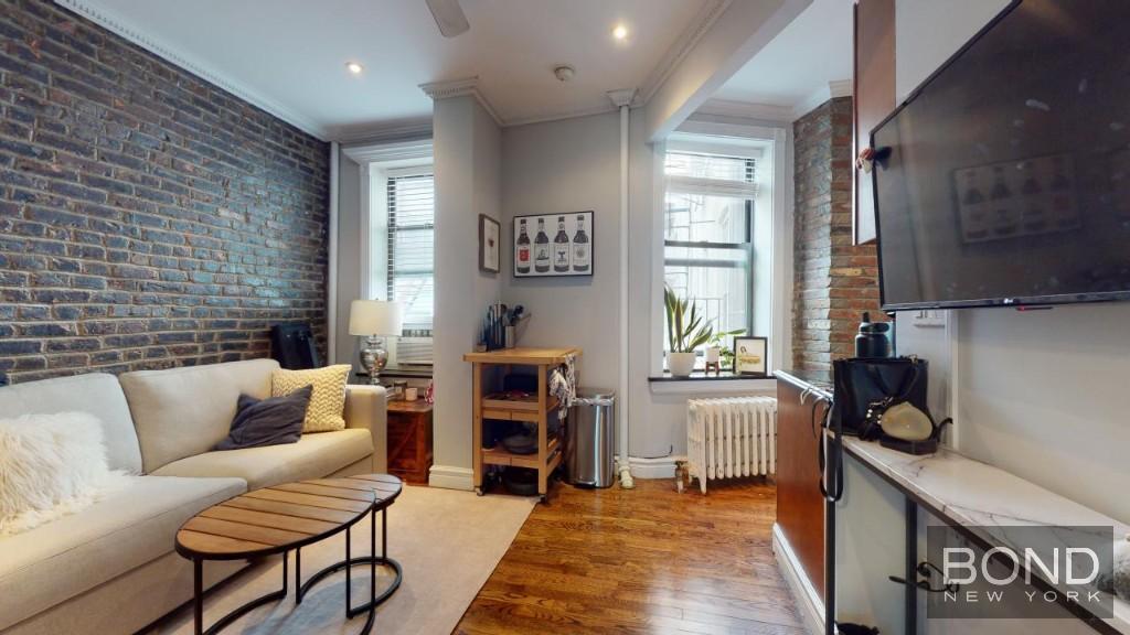 Foto principal - 432 E 13th St