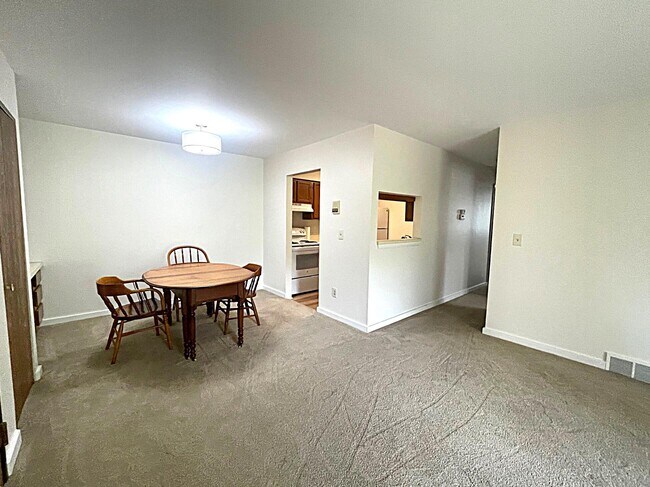 Foto del edificio - 3001 Fernwood Ave
