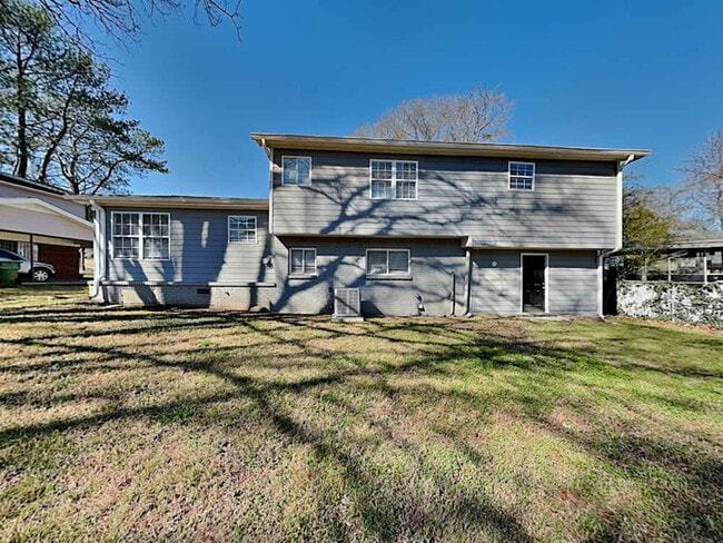 Foto del edificio - 334 Dartmouth Dr SW