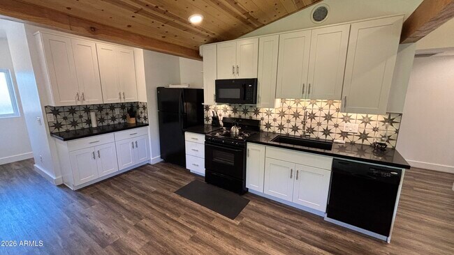 Foto del edificio - 706 E Whitton Ave