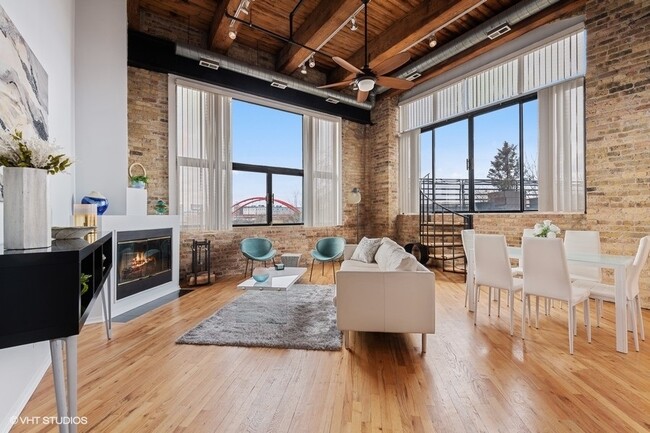 Foto del edificio - 2614 N Clybourn Ave