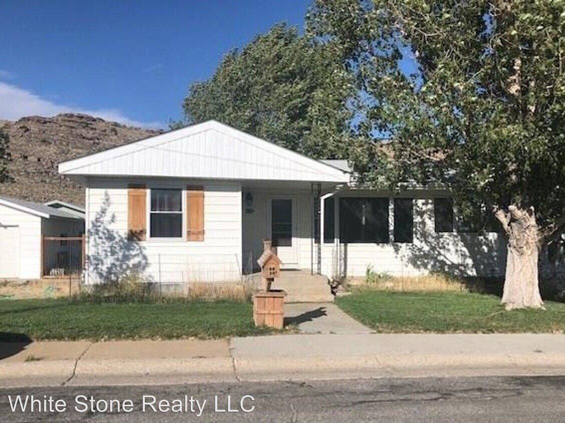 911 Nieman St, Rawlins, WY 82301 Apartment for Rent in Rawlins, WY
