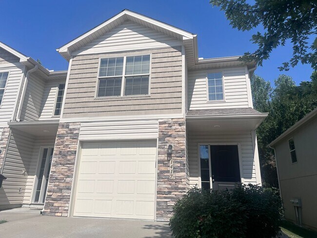 Foto del edificio - 3 Bed | 2.5 Bath | 1 Car Garage Townhome in Grain Valley