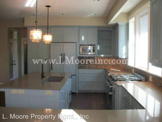 Building Photo - 741 B Ave