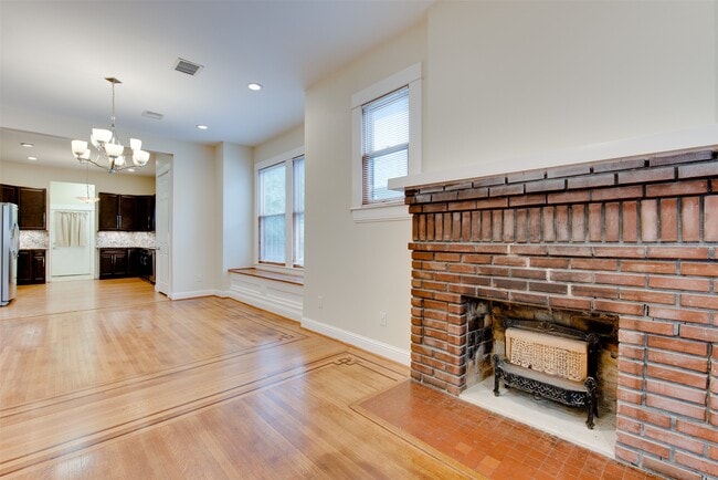 Building Photo - 401 Willard St