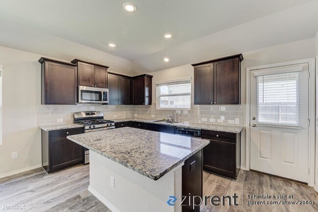 Foto del edificio - 4 br, 2 bath House - 9811 Marbach Brook, S...