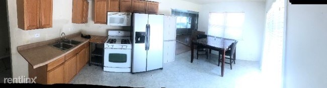 Building Photo - 3 br, 1.5 bath House - 16648 Thornton