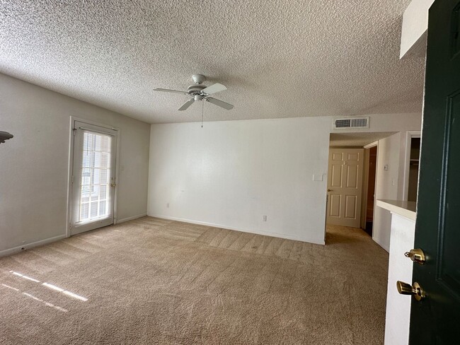 Building Photo - 1 BEDROOM 1 BATHROOM CONDO FOR RENT AT REG...