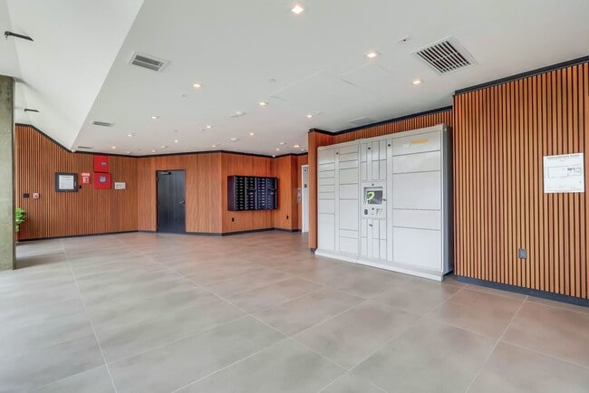 Foto del edificio - 1bd/1ba Loft in Prime Koreatown w/City Skyline Views and W/D Call Today!