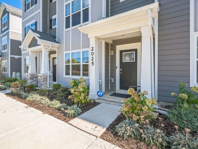 Foto del edificio - 2 Bedroom Townhome in Mundelein