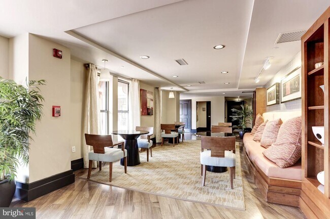 Foto del edificio - 777 7th St NW
