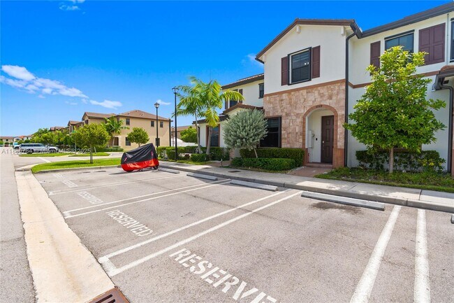 Foto del edificio - 10519 West 33rd Ct