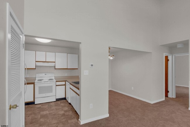 Building Photo - 303 Heather Croft