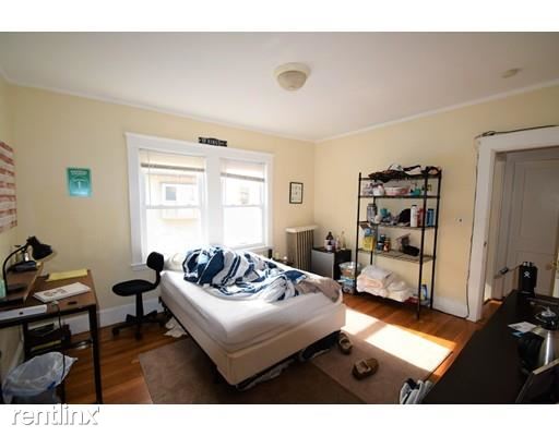 Building Photo - 46 Radnor Rd