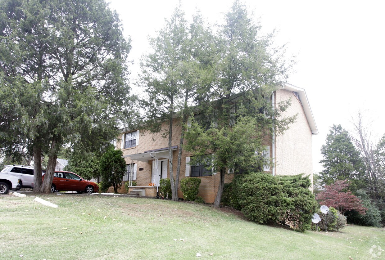 Building Photo - 208 S David Ln