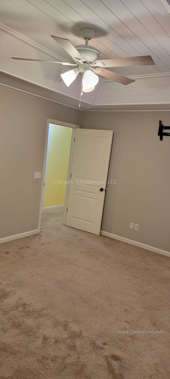 Foto del edificio - 6141 Blue Ash Dr