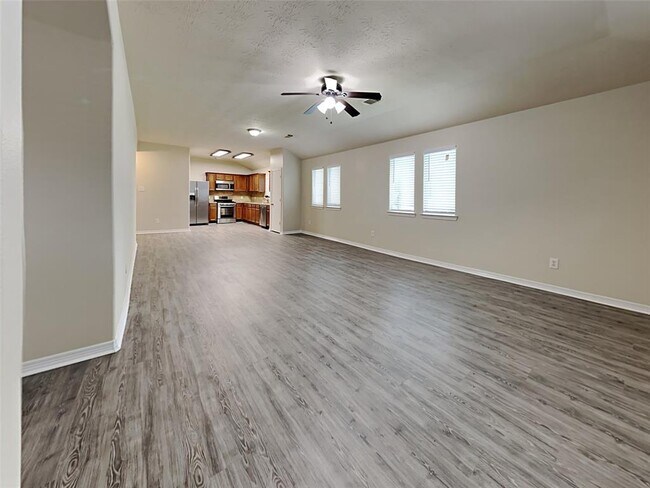 Foto del edificio - 5017 Willow Point Dr