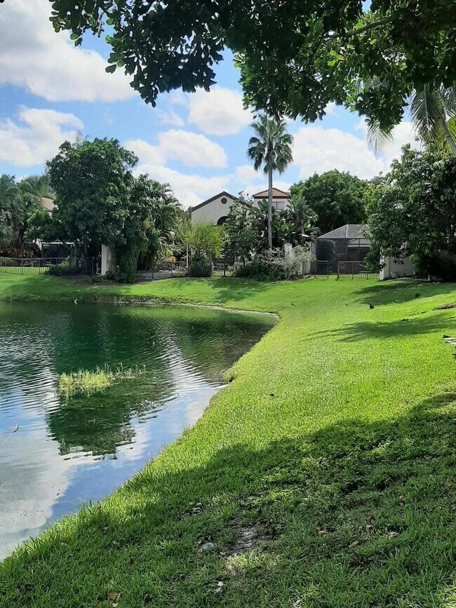 Building Photo - 7599 Mirabella Dr