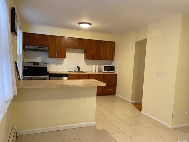 Foto del edificio - 47-25 170th St