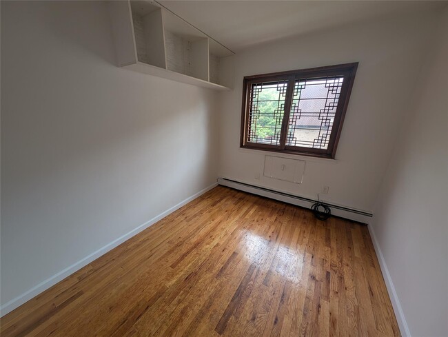 Foto del edificio - 77-03 24th Ave