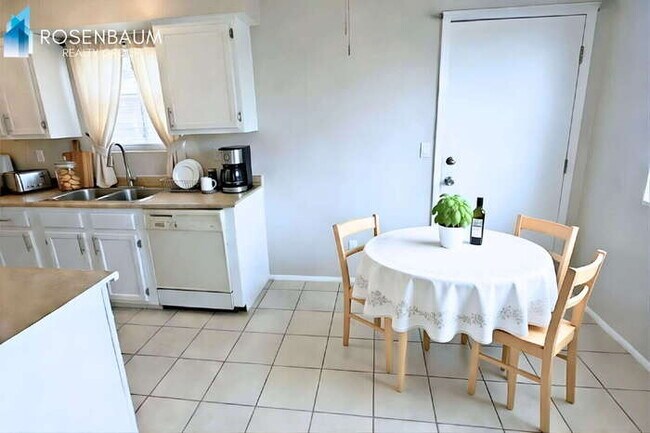 Foto del edificio - 725 W 1st Ave