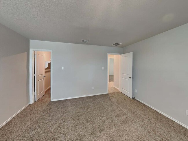 Foto del edificio - 5738 Leon Pl