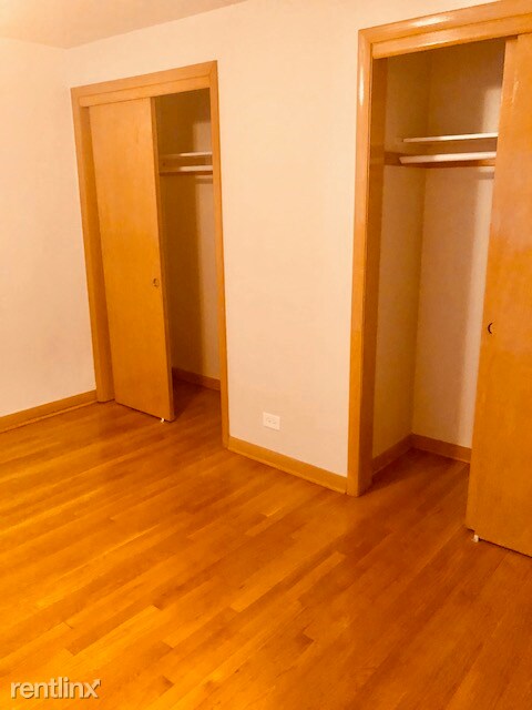 Building Photo - 1 br, 1 bath Apartment - 9725 S Pulaski Rd