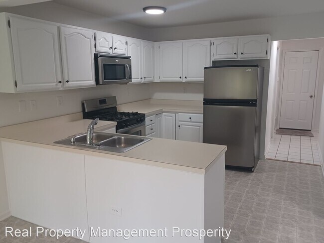 Building Photo - 3 br, 2.5 bath House - 35 Nathan Ct