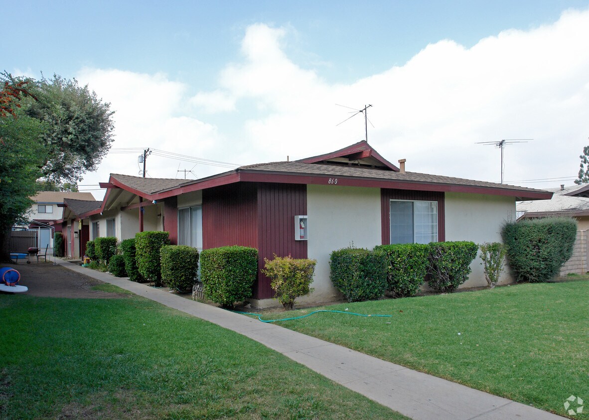 Primary Photo - 860 S Sherman Ave