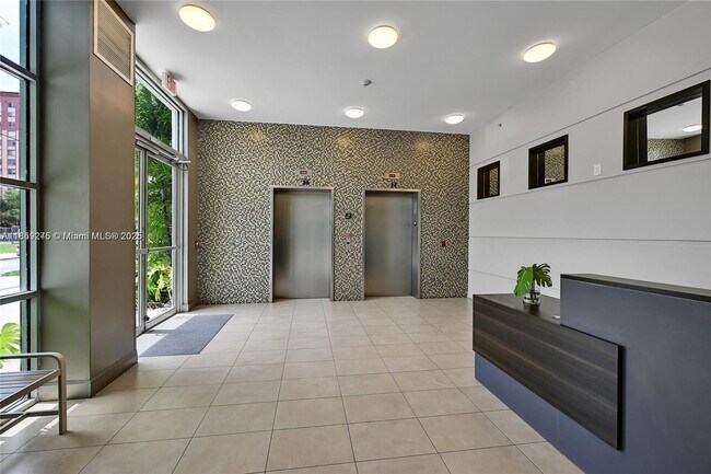 Foto del edificio - 36 NW 6th Ave