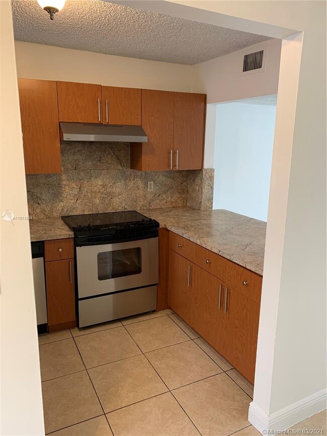 Building Photo - 2660 W 76th St