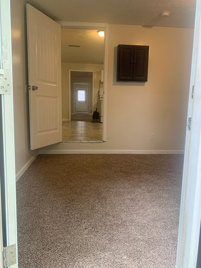 Bedroom 2 - 1438 Rear South Floyd Street