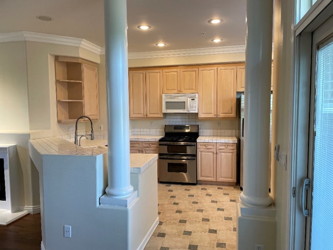 Building Photo - 493 W Summerfield Cir