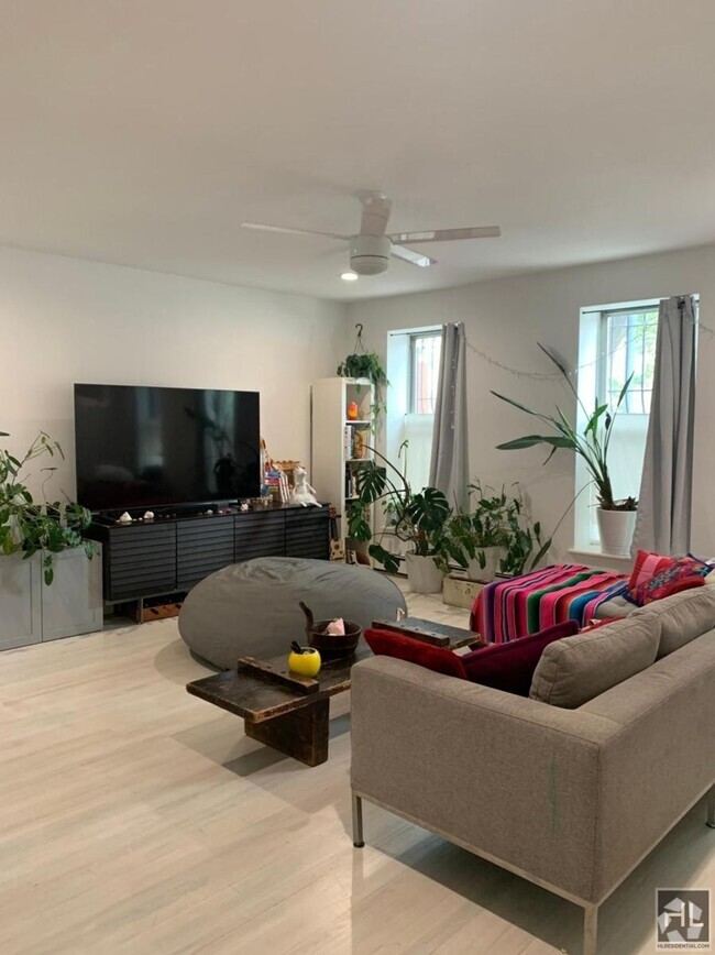 Apartments 66112