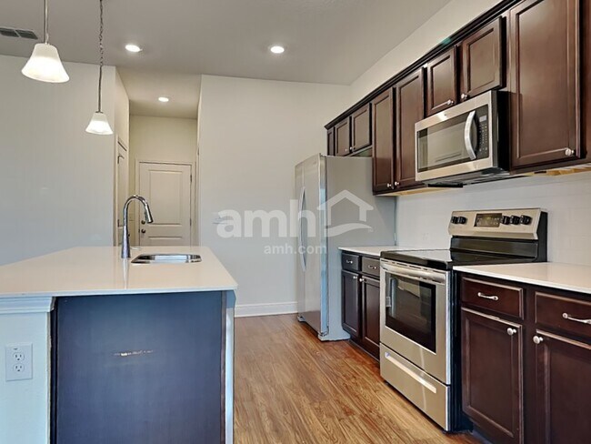 Foto del edificio - 20355 Calla Lily Dr