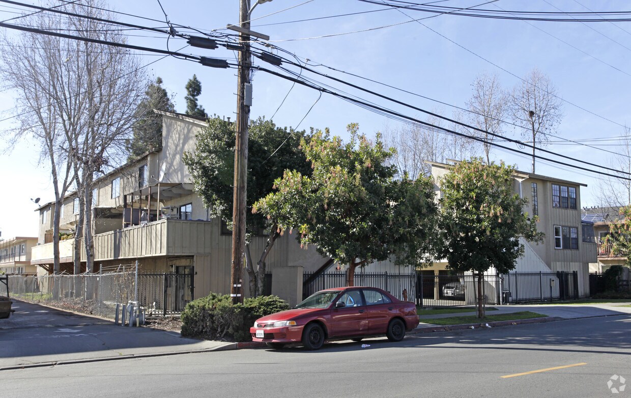 Primary Photo - Cypress Point Villas