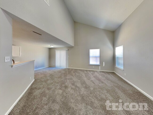 Foto del edificio - 6750 Kinnerton Dr