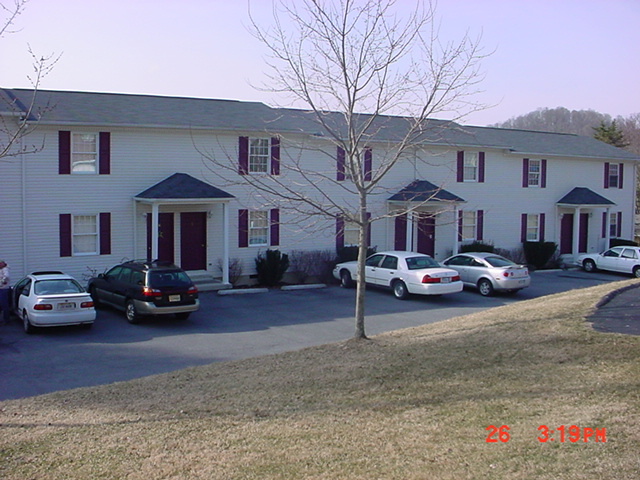Primary Photo - 100 Walton Rd