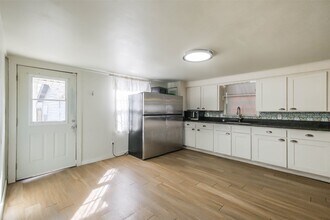 Building Photo - 1610 W 21st St