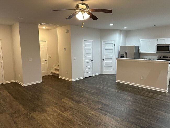 Foto del edificio - AVAILABLE NOW — Move-In Ready 3-Bedroom, 2-Bath Home in Kilpatrick Landing