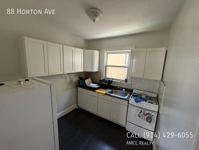 Foto del edificio - 88 Horton Ave